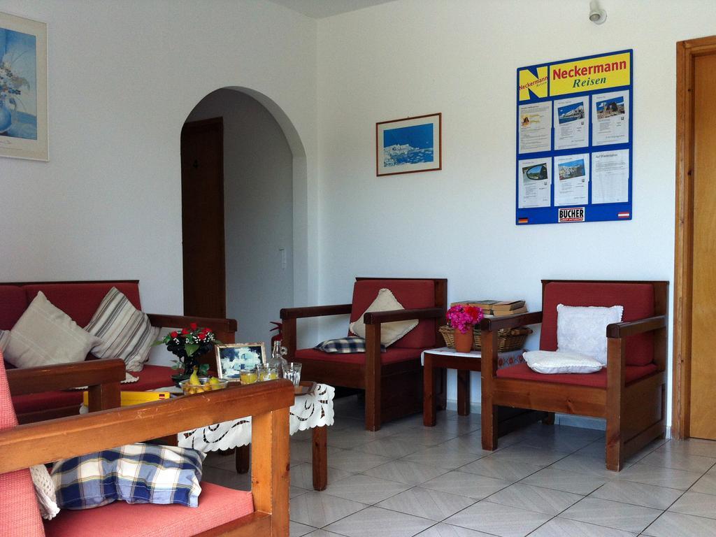 Emilia Apartments Плакиас Екстериор снимка