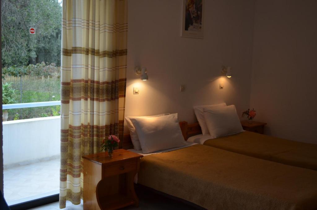 Emilia Apartments Плакиас Екстериор снимка