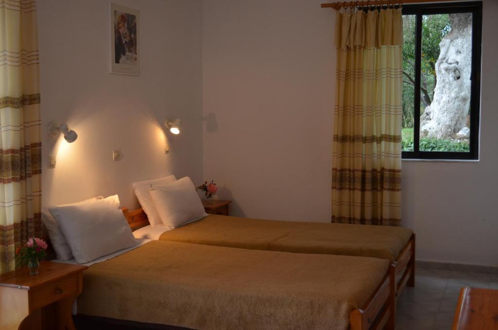 Emilia Apartments Плакиас Екстериор снимка
