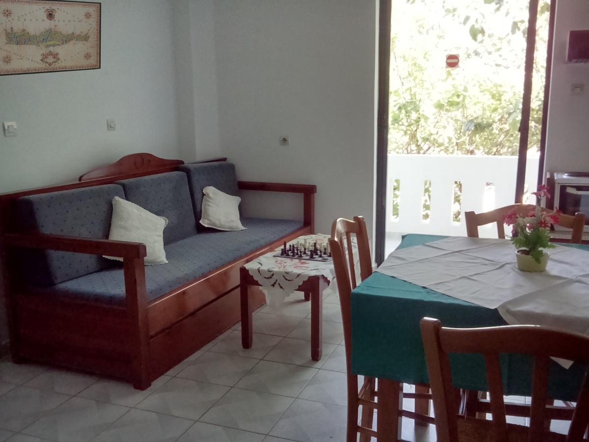 Emilia Apartments Плакиас Екстериор снимка